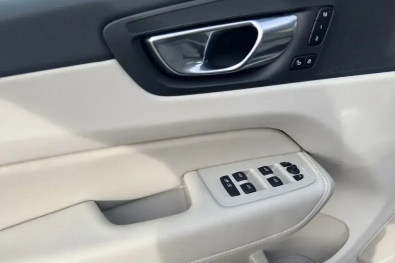 Volvo XC60 din 2024 cu 16.700 km - oferta VOL224242 - foto 14