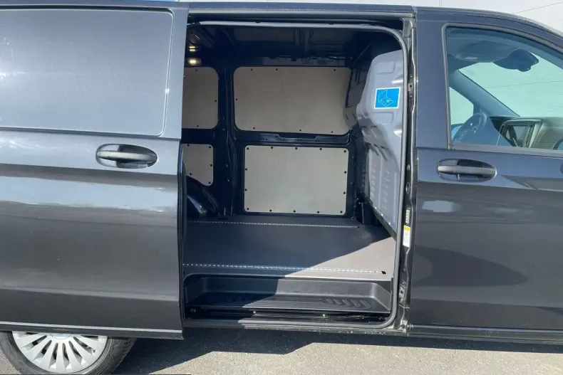 Mercedes-Benz Vito din 2025 cu 14.540 km - oferta MER224248 - foto 9