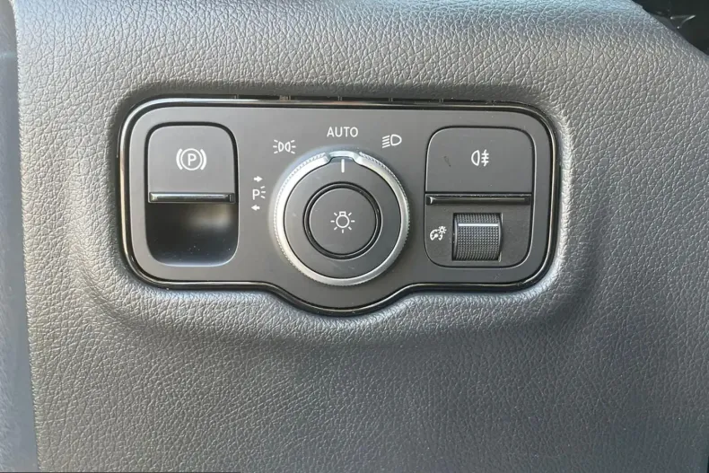 Mercedes-Benz Vito din 2025 cu 14.540 km - oferta MER224248 - foto 29