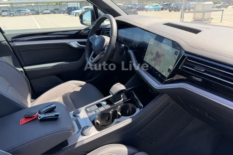 Volkswagen Touareg din 2023 cu 16.322 km - oferta VOL224254 - foto 16
