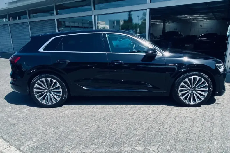 Audi e-tron din 2023 cu 19.500 km - oferta AUD224255 - foto 4