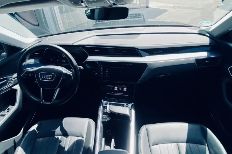 Audi e-tron din 2023 cu 19.500 km - oferta AUD224255 - foto 8