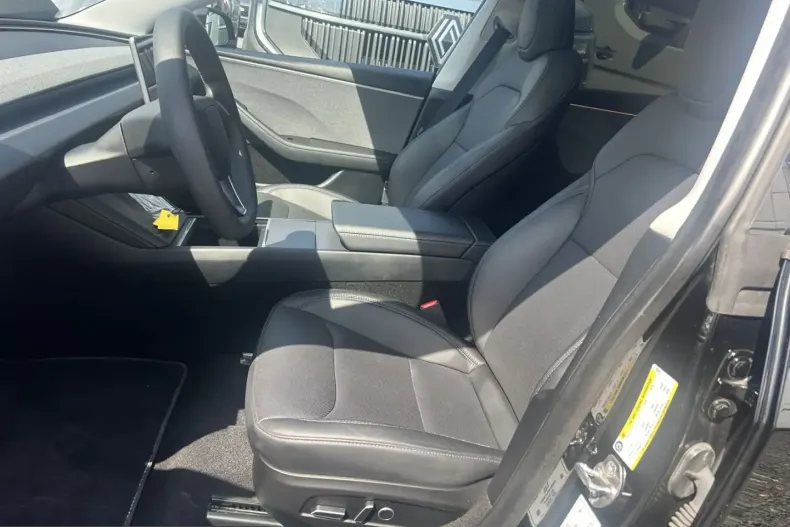 Tesla Model 3 din 2024 cu 28.310 km - oferta TES224257 - foto 9