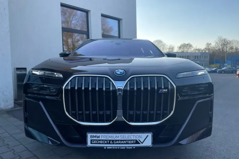 BMW i7 (Seria 7) din 2025 cu 16.969 km - oferta BMW224258 - foto 1