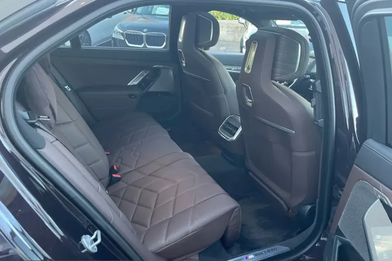 BMW i7 (Seria 7) din 2025 cu 16.969 km - oferta BMW224258 - foto 21