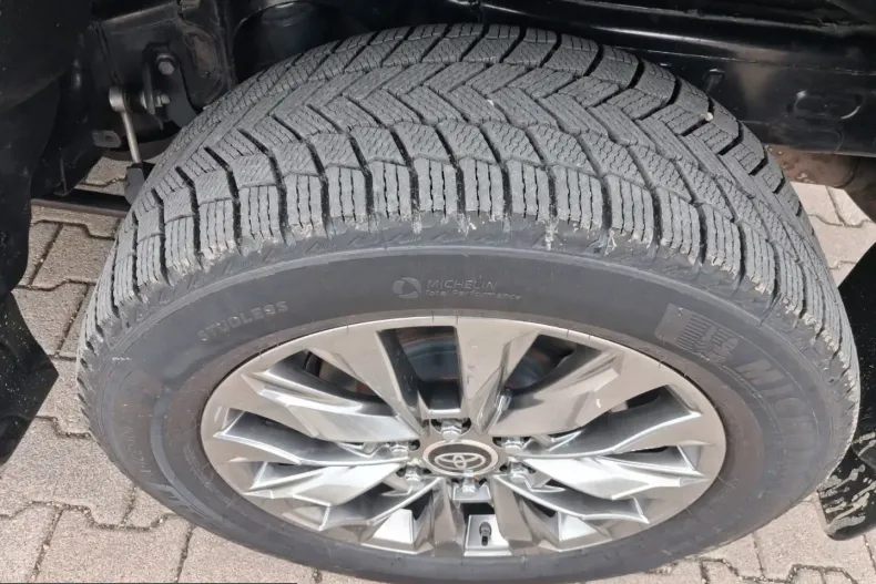 Toyota Land Cruiser din 2023 cu 20.111 km - oferta TOY224267 - foto 9