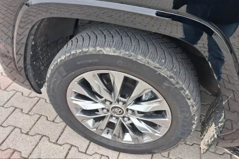Toyota Land Cruiser din 2023 cu 20.111 km - oferta TOY224267 - foto 10