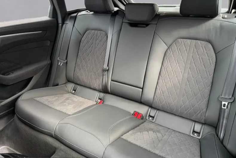 Audi A6 din 2025 cu 19.048 km - oferta AUD224280 - foto 13