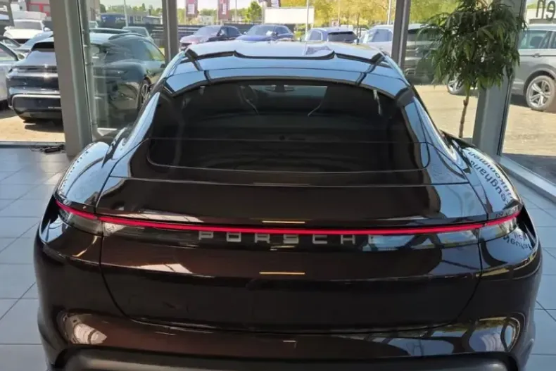Porsche Taycan din 2021 cu 55.200 km - oferta POR224301 - foto 4