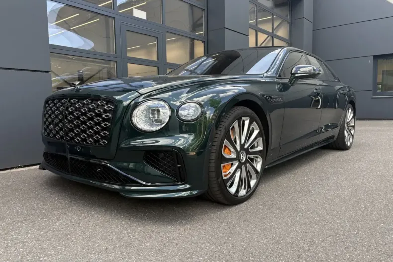 Bentley Flying Spur din 2025 cu 5.225 km - oferta BEN224306 - foto 1