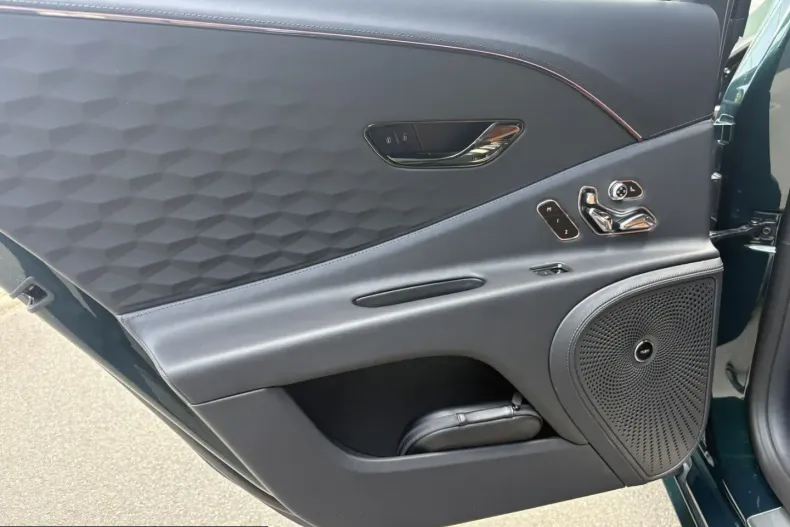 Bentley Flying Spur din 2025 cu 5.225 km - oferta BEN224306 - foto 12