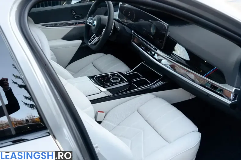 BMW 740 (Seria 7) din 2025 cu 13.800 km - oferta BMW224309 - foto 8