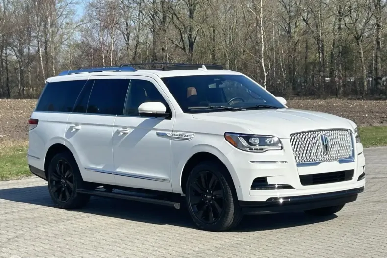 Lincoln Navigator din 2024 cu 1.321 km - oferta LIN224316 - foto 3