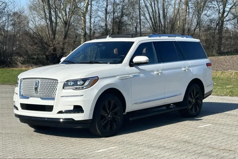 Lincoln Navigator din 2024 cu 1.321 km - oferta LIN224316 - foto 4