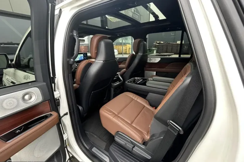 Lincoln Navigator din 2024 cu 1.321 km - oferta LIN224316 - foto 18