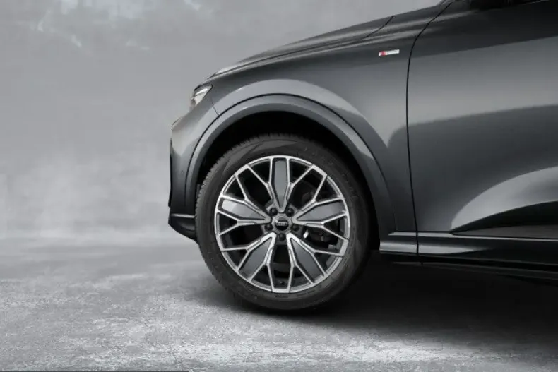 Audi Q5 din 2025 cu 31.762 km - oferta AUD224326 - foto 4