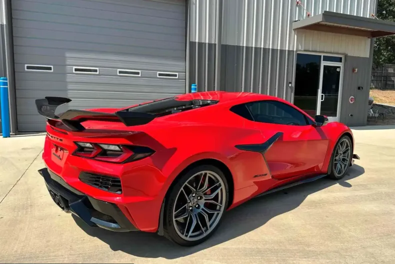 Corvette C8 din 2025 cu 2.594 km - oferta COR224332 - foto 3