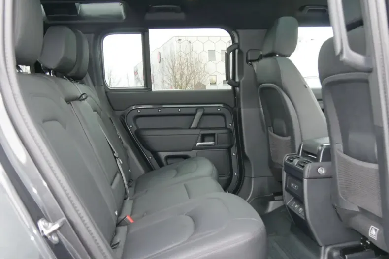 Land Rover Defender din 2024 cu 27.200 km - oferta LAN224335 - foto 5