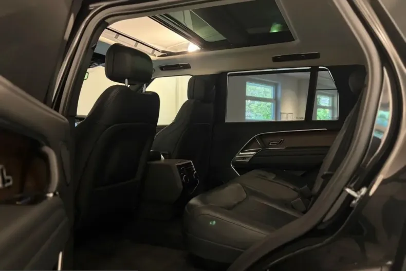 Land Rover Range Rover din 2023 cu 36.000 km - oferta LAN224336 - foto 9