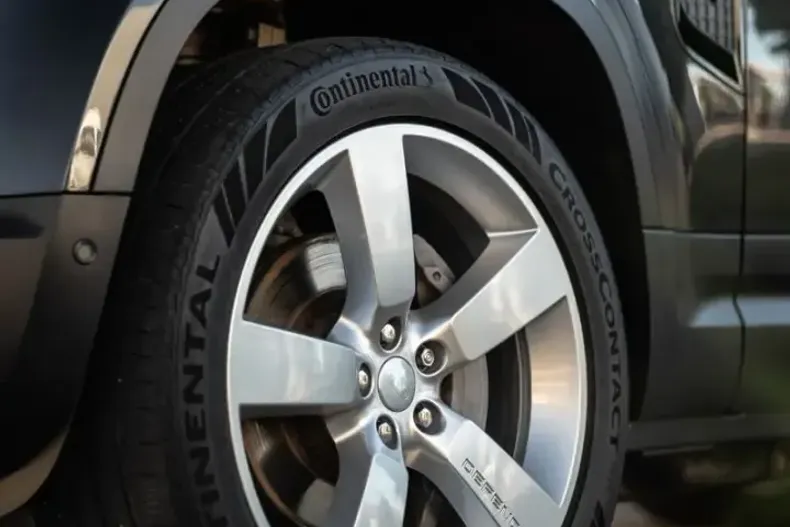 Land Rover Defender din 2023 cu 30.000 km - oferta LAN224338 - foto 3