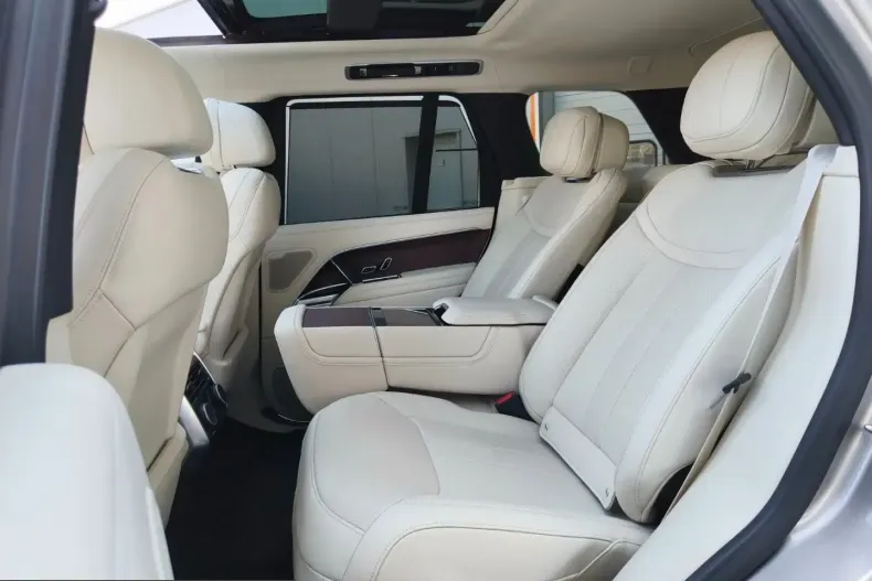 Land Rover Range Rover din 2023 cu 36.000 km - oferta LAN224339 - foto 8