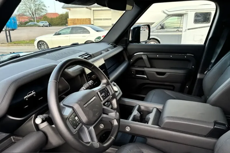 Land Rover Defender din 2024 cu 8.450 km - oferta LAN224341 - foto 15