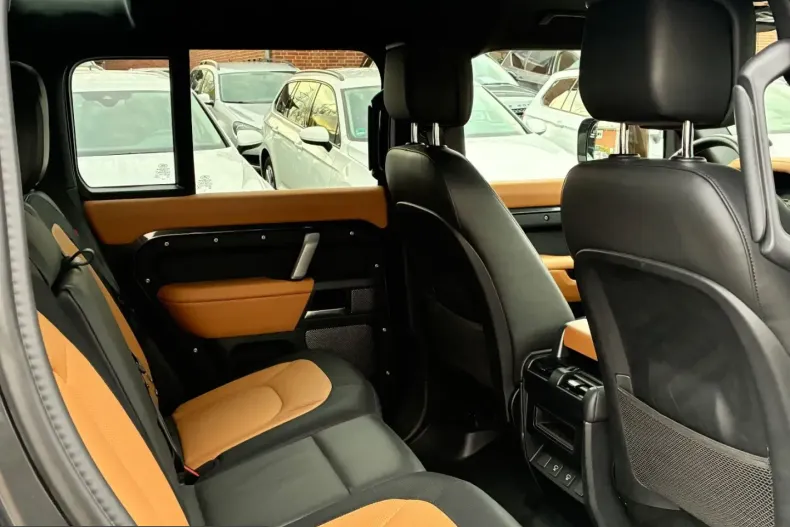 Land Rover Defender din 2024 cu 39.950 km - oferta LAN224342 - foto 14