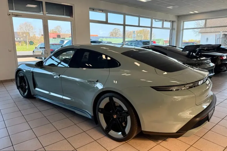 Porsche Taycan din 2025 cu 6.478 km - oferta POR224355 - foto 3