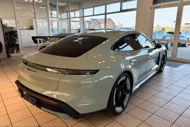 Porsche Taycan din 2025 cu 6.478 km - oferta POR224355 - foto 5