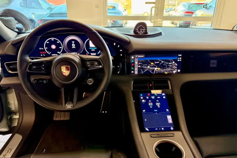 Porsche Taycan din 2025 cu 6.478 km - oferta POR224355 - foto 15