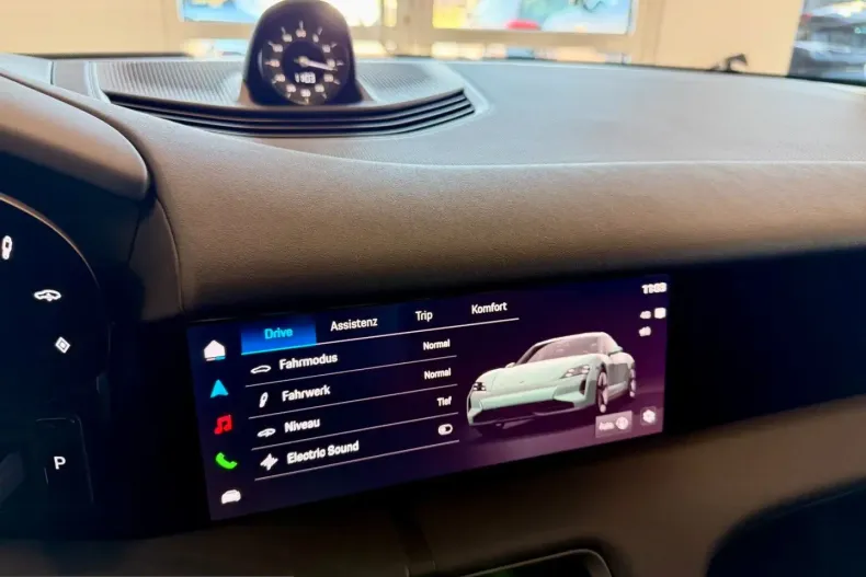 Porsche Taycan din 2025 cu 6.478 km - oferta POR224355 - foto 18