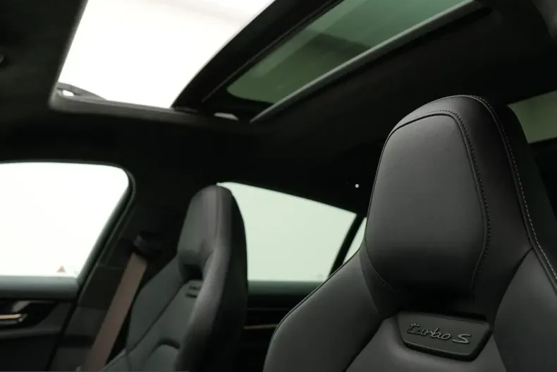 Porsche Panamera din 2025 cu 24.600 km - oferta POR224361 - foto 36
