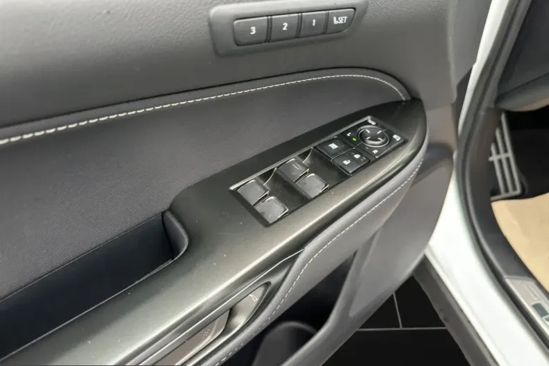 Lexus NX 450h din 2024 cu 25.872 km - oferta LEX224365 - foto 12