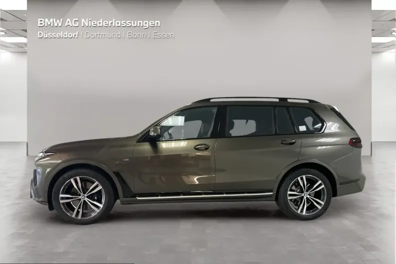 BMW X7 (Seria X) din 2023 cu 21.501 km - oferta BMW224375 - foto 3