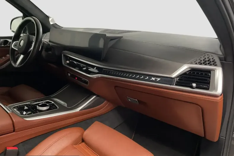 BMW X7 (Seria X) din 2023 cu 21.501 km - oferta BMW224375 - foto 8