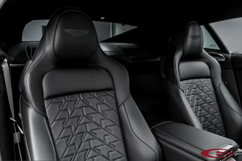 Aston Martin Vanquish din 2025 cu 3.000 km - oferta AST224385 - foto 19