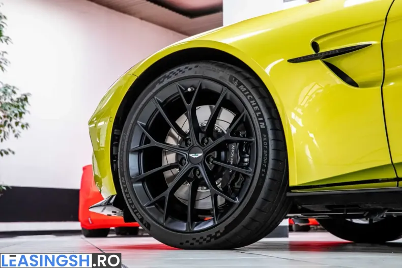 Aston Martin V8 Vantage din 2025 cu 2.000 km - oferta AST224387 - foto 13