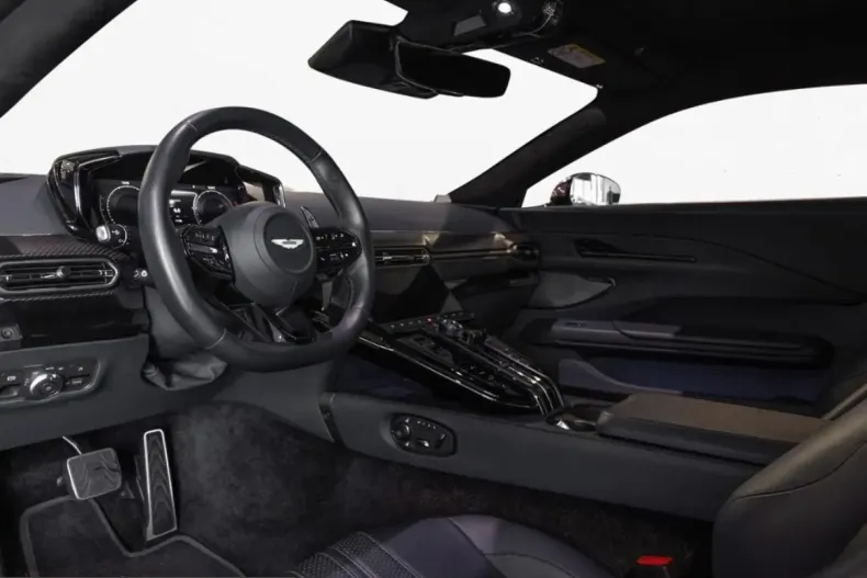 Aston Martin V8 Vantage din 2024 cu 11.500 km - oferta AST224389 - foto 3