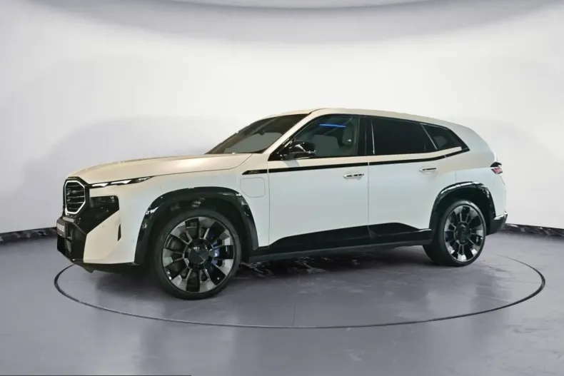 BMW XM (Seria X) din 2025 cu 8.125 km - oferta BMW224391 - foto 1
