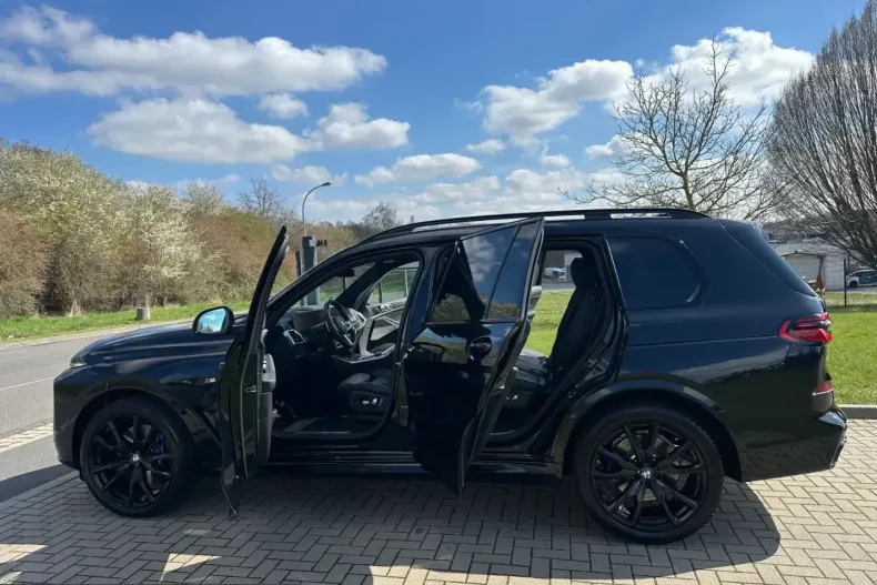 BMW X7 (Seria X) din 2025 cu 22.879 km - oferta BMW224413 - foto 9