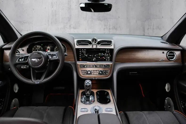 Bentley Bentayga din 2025 cu 12.000 km - oferta BEN224423 - foto 6