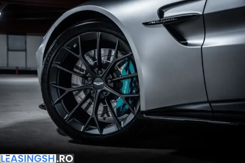 Aston Martin V8 Vantage din 2024 cu 2.630 km - oferta AST224431 - foto 7