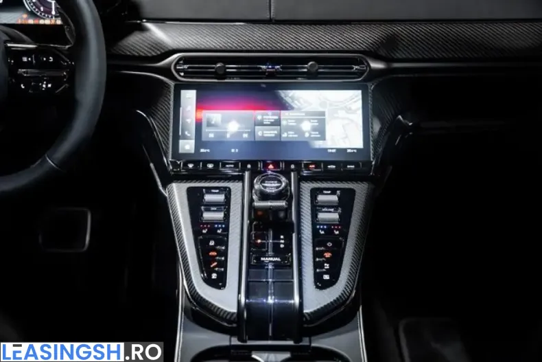 Aston Martin V8 Vantage din 2024 cu 2.630 km - oferta AST224431 - foto 28