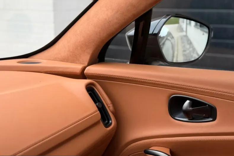 Aston Martin DBX din 2022 cu 18.400 km - oferta AST224432 - foto 4