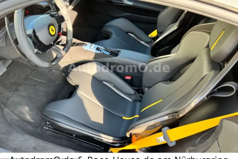 Ferrari SF90 din 2022 cu 2.500 km - oferta FER224452 - foto 9