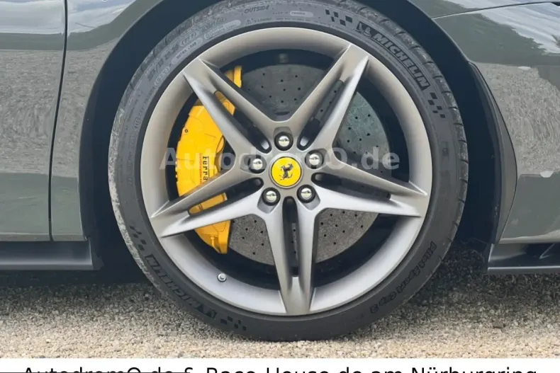Ferrari SF90 din 2022 cu 2.500 km - oferta FER224452 - foto 11