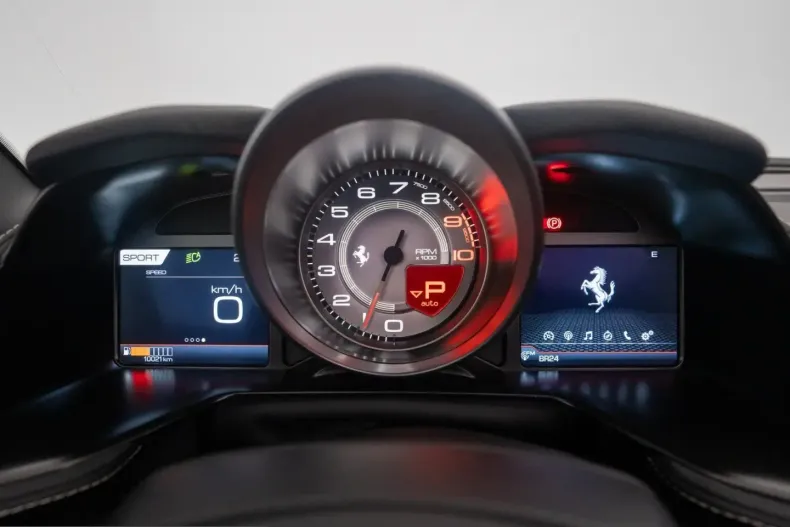 Ferrari 812 din 2022 cu 10.000 km - oferta FER224453 - foto 26