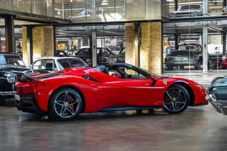 Ferrari SF90 din 2022 cu 1.830 km - oferta FER224457 - foto 4