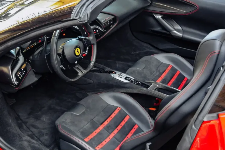 Ferrari SF90 din 2022 cu 1.830 km - oferta FER224457 - foto 9