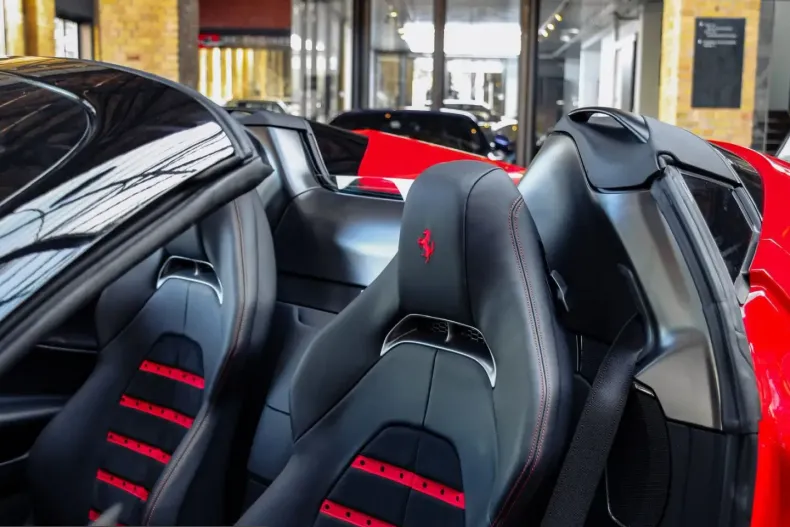 Ferrari SF90 din 2022 cu 1.830 km - oferta FER224457 - foto 14